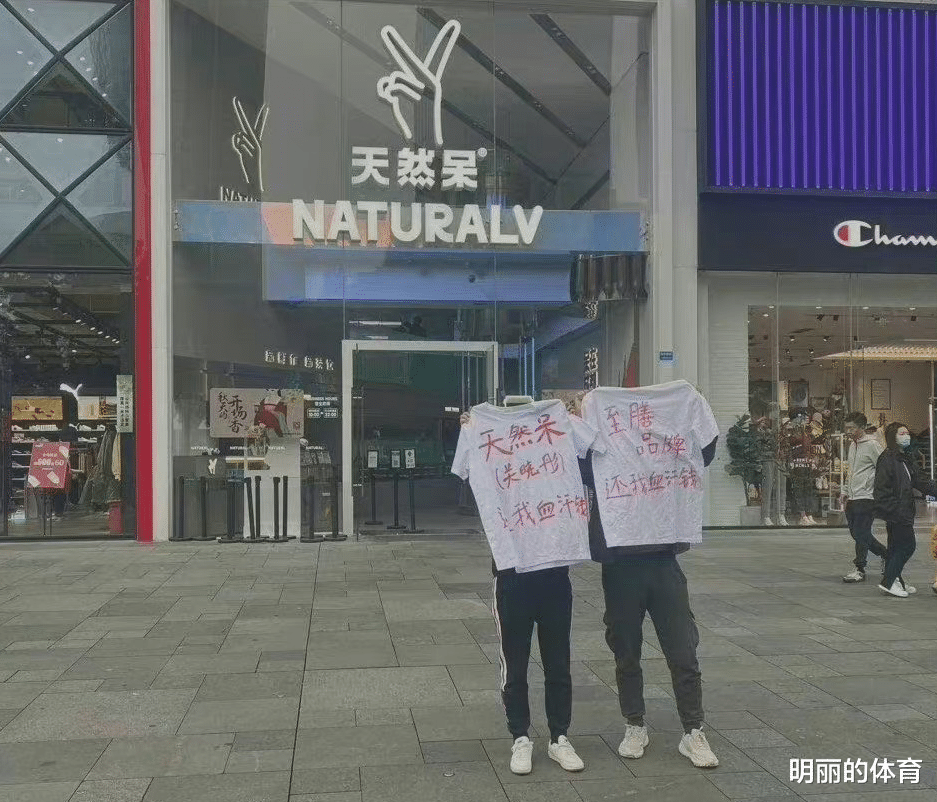 关晓彤|关晓彤被痛骂，深扒资产才知，她壕得不像样，没想到能捞这么多