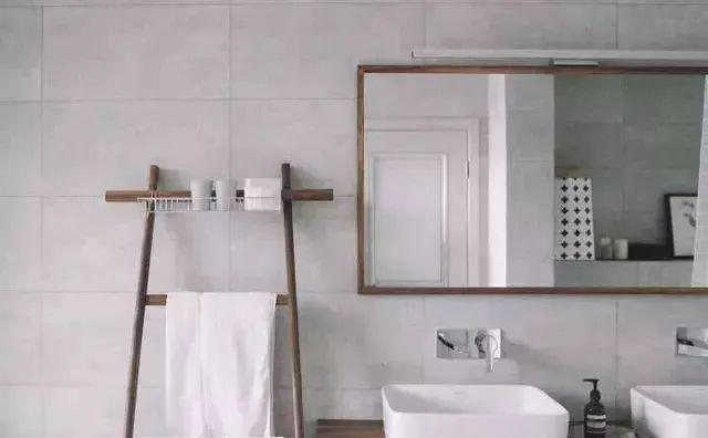 90后小夫妻任性装修，3室变1室，网友：摆明不想父母来家住！