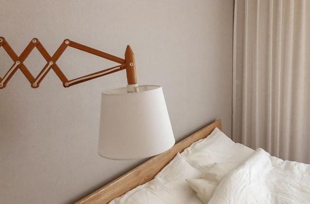 原来留住人心的家，靠的不是豪装！木质+奶茶色，她家掌握了重点