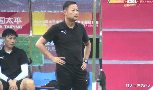|3-2！女超史诗一战！卫冕冠军豪取8连胜，中国女足队长90分钟绝杀