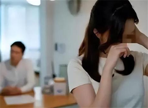 2011年,广东一31岁女子不满24岁男友提分手,崩溃后实施物理阉割