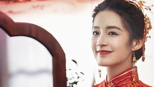 李沁|《请君》开播，32岁李沁演霸道少女土匪，被质疑用力过猛还装嫩