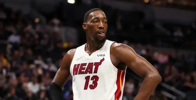 伊塞亚·托马斯|如果把普通人和NBA球星比较，身体差距是多少呢？网友：比不了
