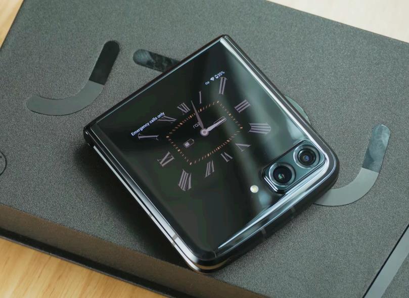 折叠屏|MotoRazr2022民间评测,折叠屏从未如此便宜,当主力机使用妥妥的