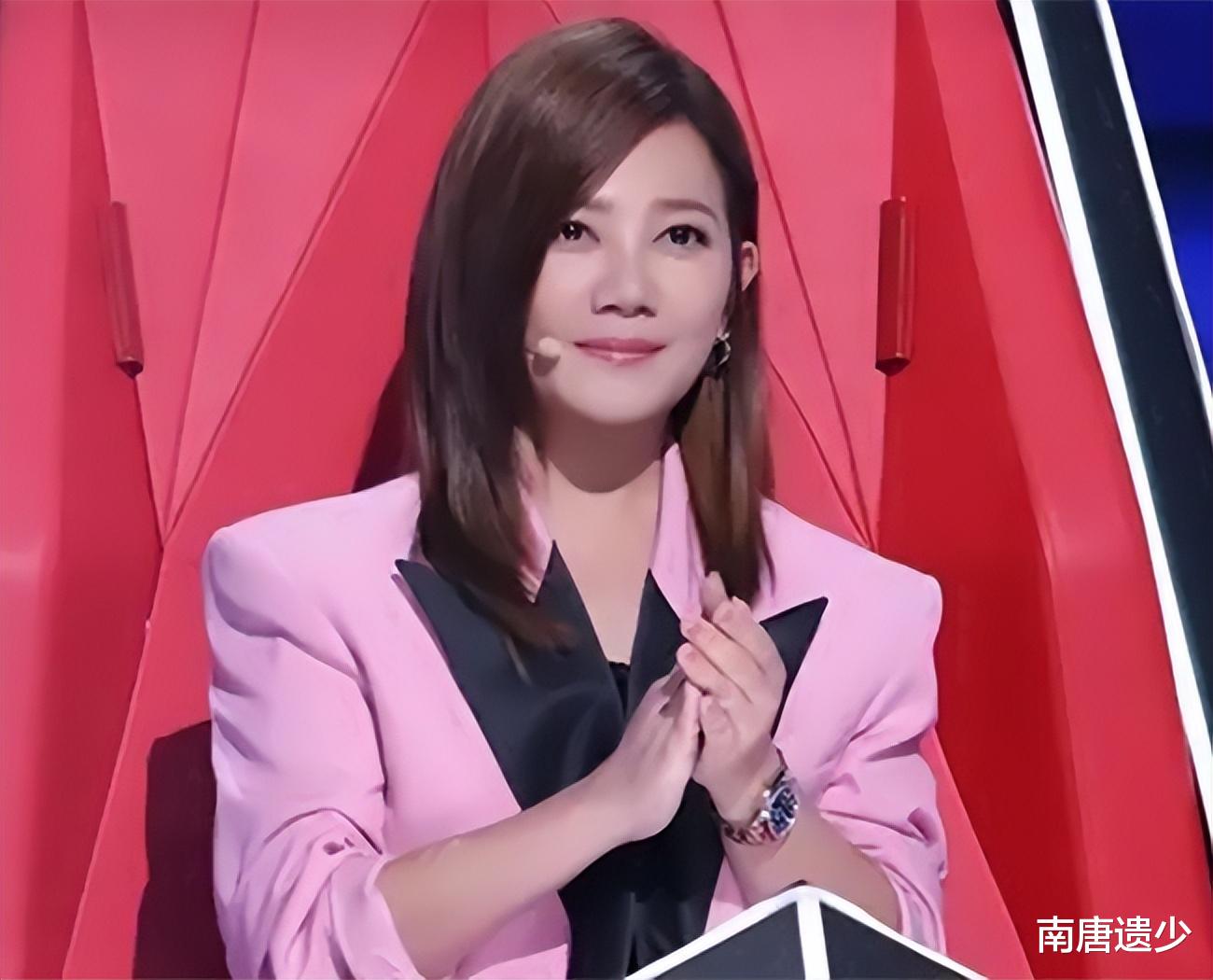 |网曝三大卫视跨年拟邀阵容，荔枝台唱将扎堆，蓝莓台都是熟面孔