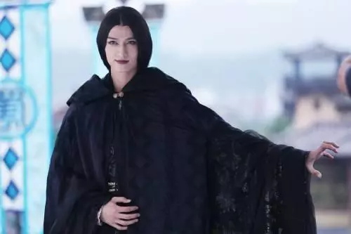 旭凤|古装男神黑化对比,赤羽靠眼线,旭凤变冷酷,魏无羡还是温柔如初