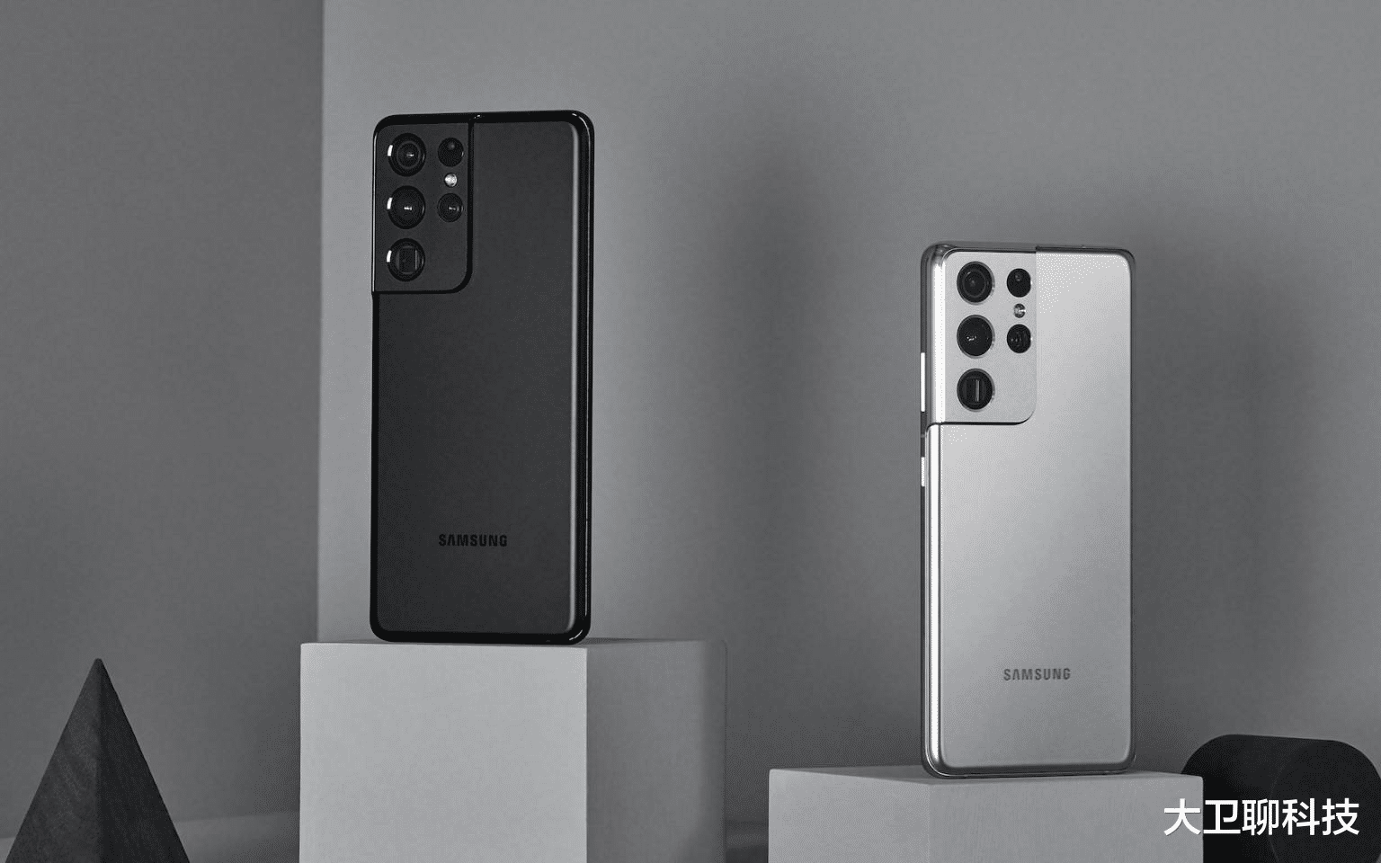 iPhone|买手机不要抠抠搜搜，2022年最值得入的4款手机，用三五年不过时