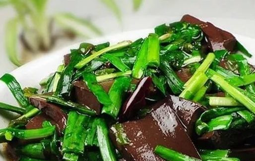 |肝硬化是“拖”出来的!再三忠告:头部出现4种异常,肝脏或已“烂如筛子”