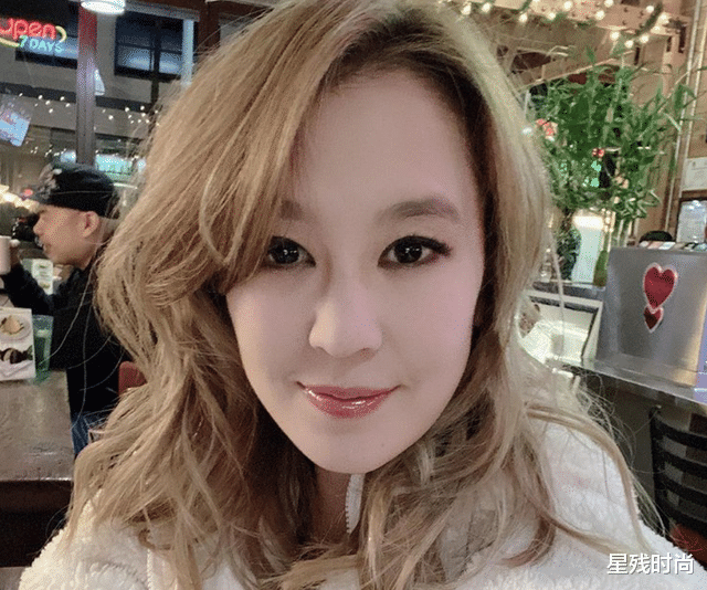 陈冠希姐姐健身房秀身材！与黑人男友交往3年