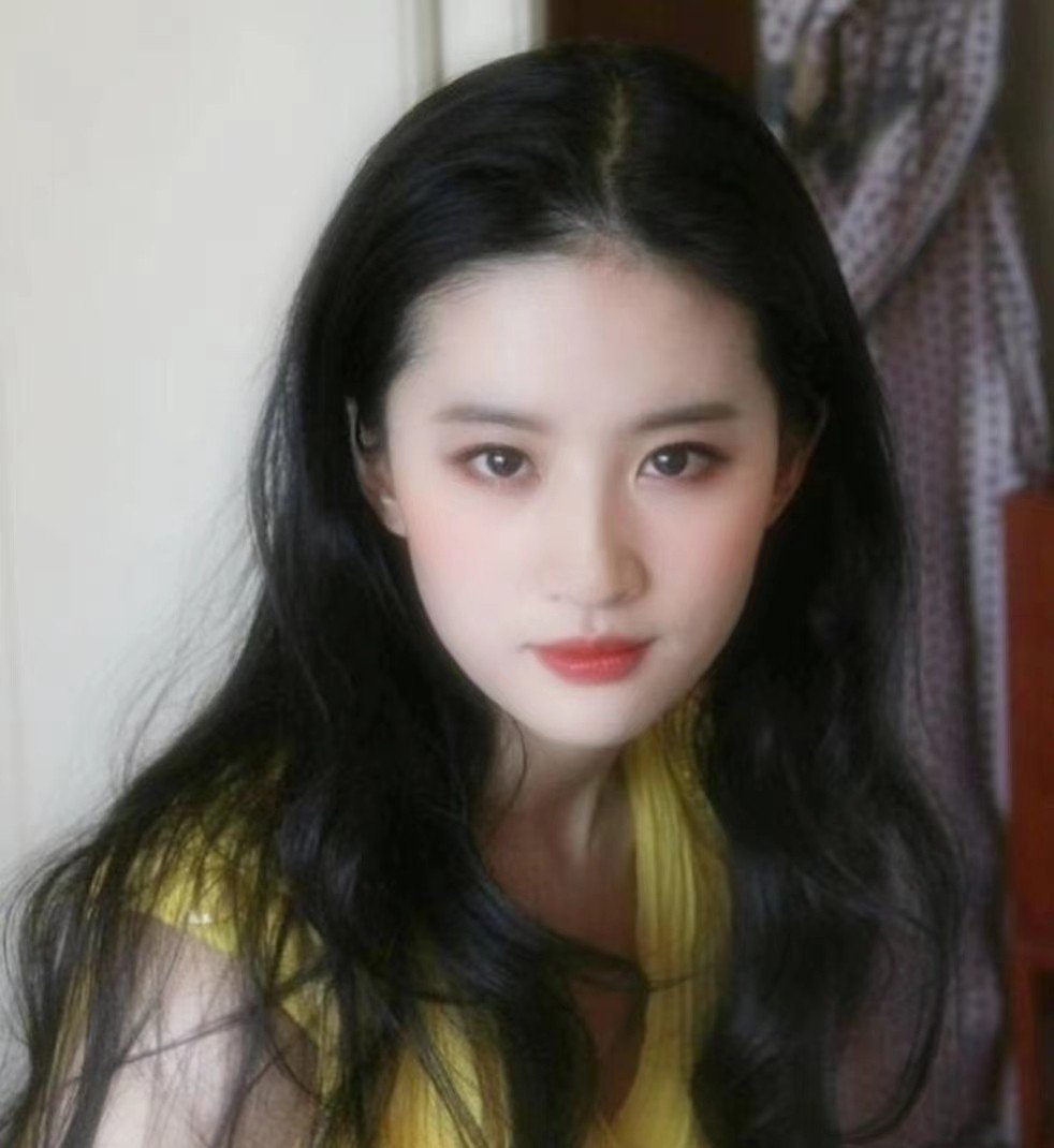 刘亦菲|34岁大龄“神仙姐姐”刘亦菲，依旧仙气十足，如不食人间烟火般美丽