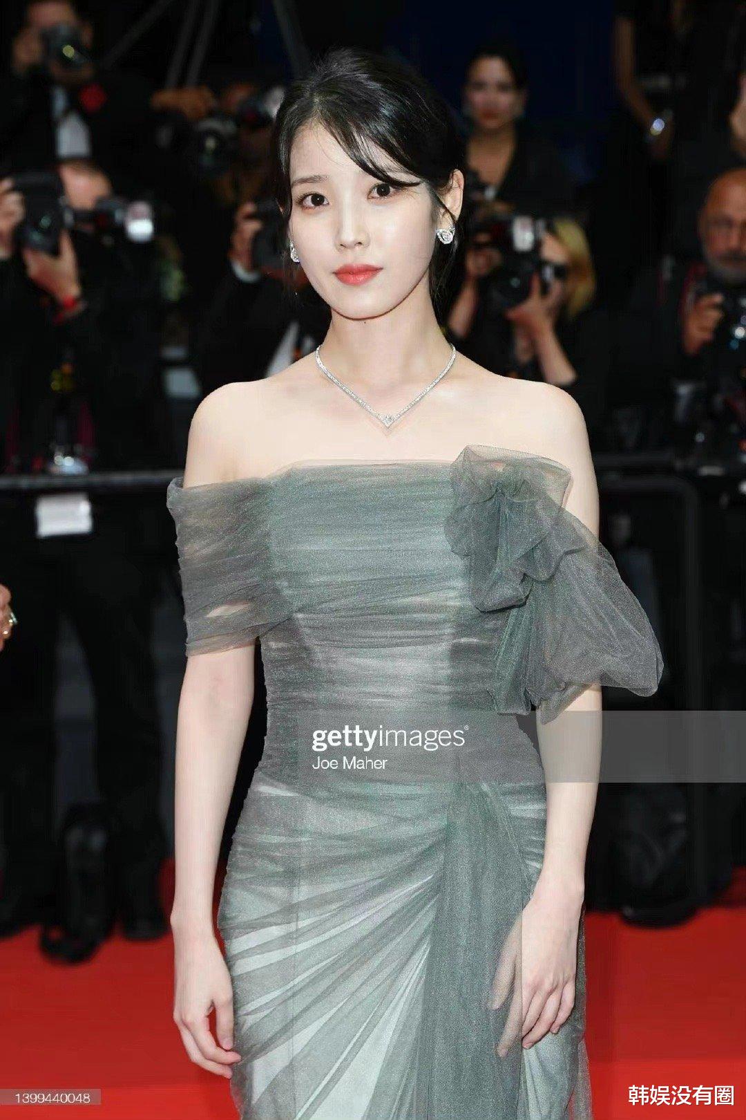 iu|女神降临!IU李知恩戛纳电影节红毯照公开,1亿+韩元项链吸睛