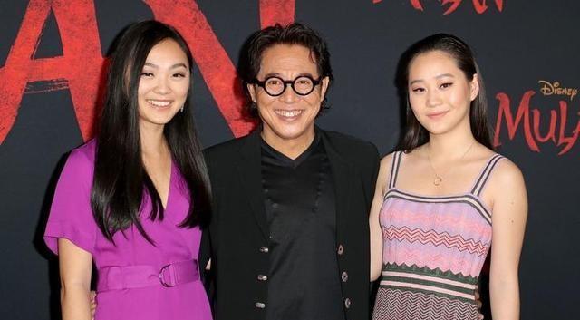 李连杰|李思:父亲是李连杰,母亲住10年地下室,都说后妈女儿没我好看