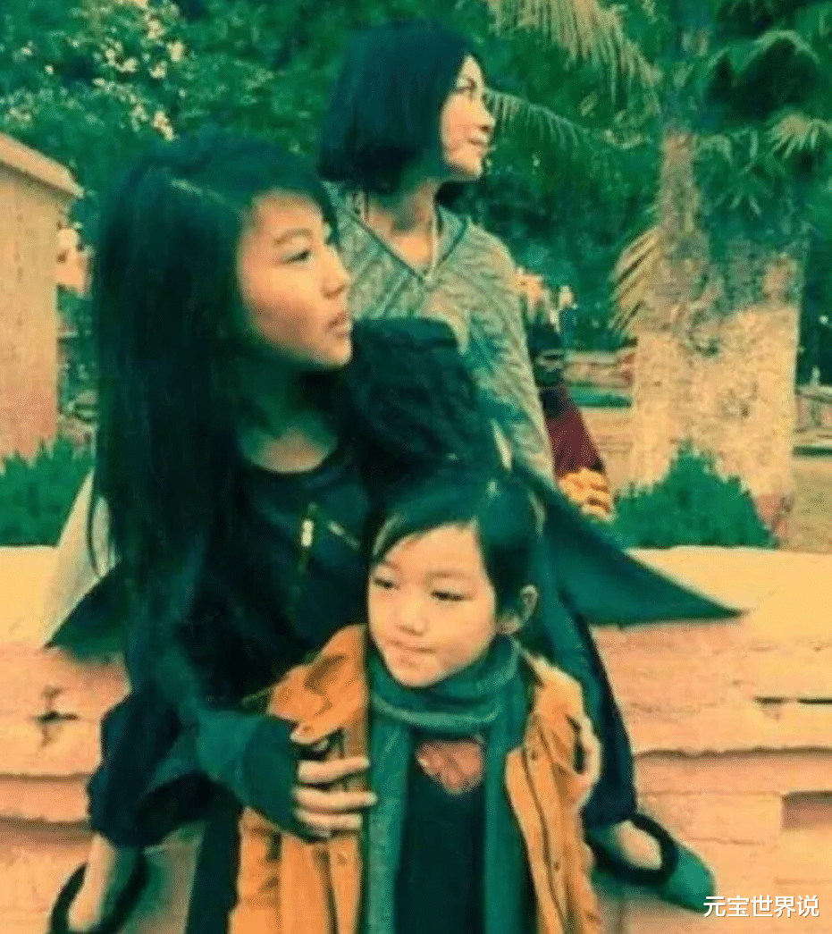 窦靖童|窦靖童：身背光环，却在缺憾中成长，继父李亚鹏给予了温情