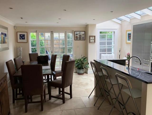 一个伦敦老宅改造,色彩和复古家具的融合,温暖且有力量,羡慕