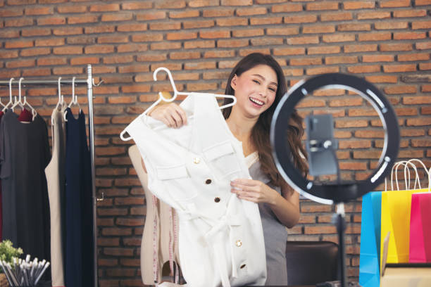 电子商务|抖音直播间服装品类带货的运营逻辑