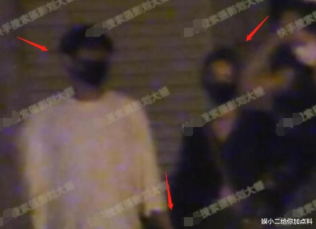 刘雯|井柏然刘雯终于被拍到正脸了，恋情实锤，双方团队默认冷处理