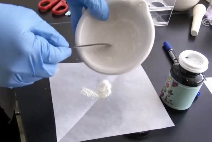 糖果 减肥“糖果”，说是可以不运动，不节食就能减去脂肪，却吃坏健康