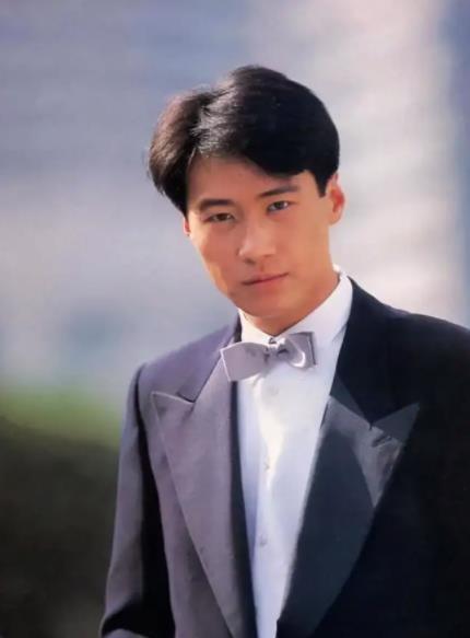 向雪怀|黎明父亲曾反对他入行,他凭实力被制作人赏识,谦虚称自己一般