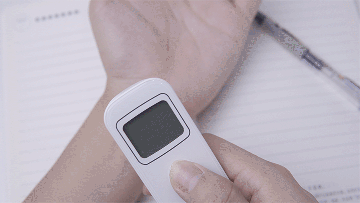 一键测温,精准省心——爱奥乐体温计