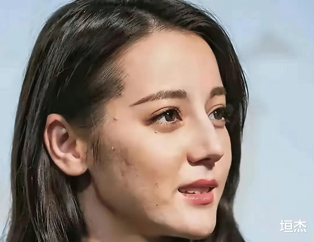 杨幂|假发假牙假皮肤，连屁股都是假的，这年头的明星只剩性别是真的了