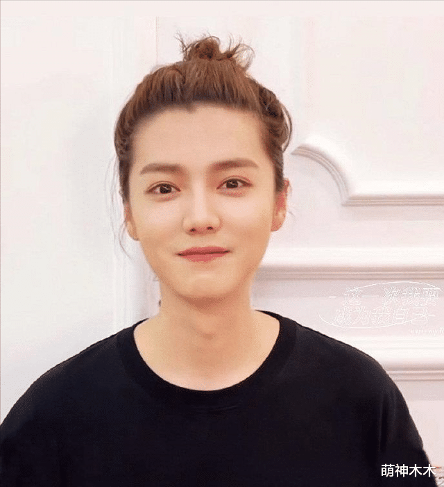 鹿晗|鹿晗最新露面视频引热议,脸又肿又姨,网友直呼撞脸马思纯