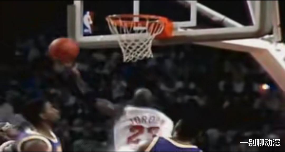 迈克尔·乔丹|网友：NBA最难的动作之一，现在无人会做！