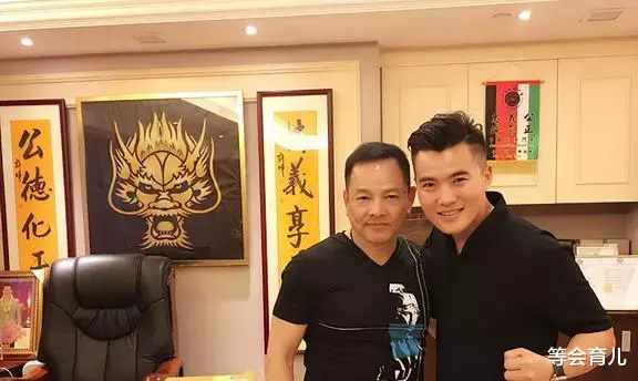 让张子强下跪认错的澳门大佬,手下10万门徒,被称为澳葡末期教父
