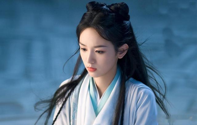 宋仲基|《斗罗大陆2》宣传启动，肖战回归原角色，新女主更有适配感