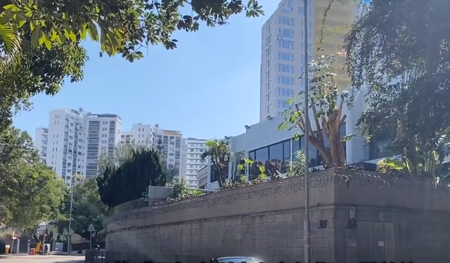 刘德华|刘德华6亿住宅打造成安全屋，网友：你不是勤俭节约人设吗？