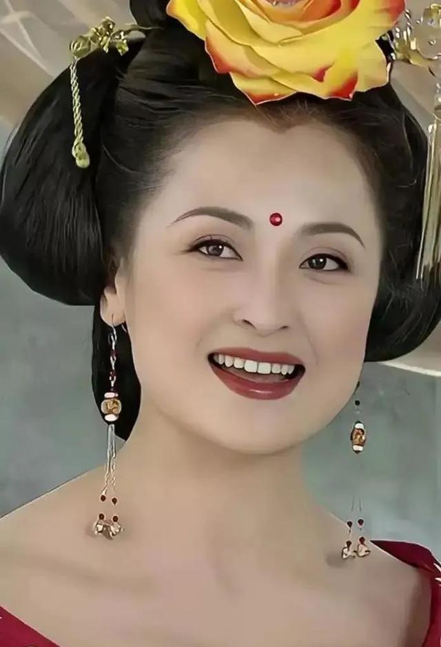 蒋勤勤|10位中式美人现状：蒋勤勤有法令纹，陈德容、梁小冰脸型有变化