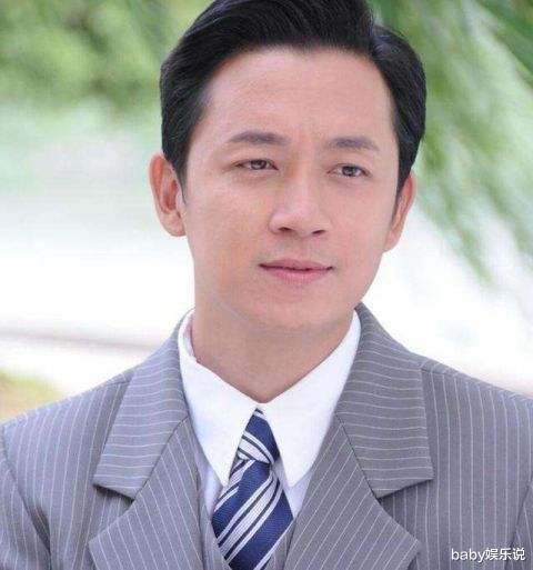 董洁|董洁：跟潘粤明离婚10年了，依旧背负骂名，如今生活状况如何？