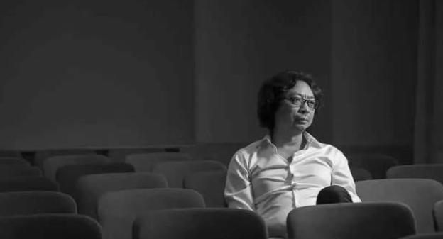 许知远|《向往》迎来许知远，他独自闲逛，何炅说他单独录了一档节目