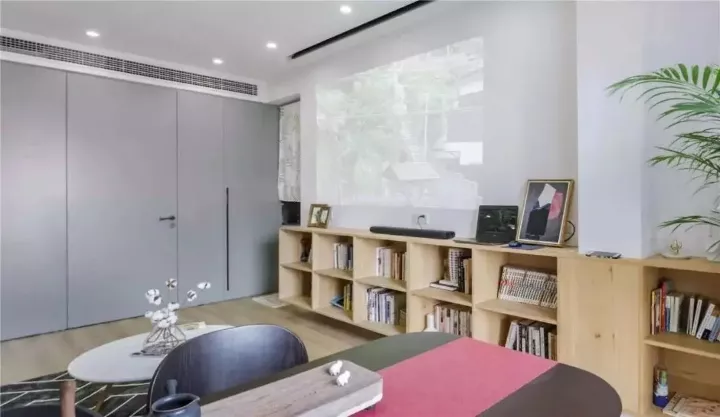 小户型客厅怎么设计才显大?这样做,沙发茶几一样都不缺!