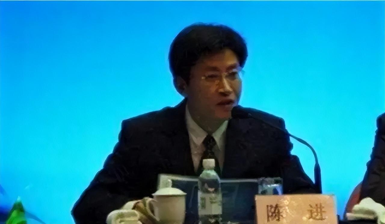 芯片|他骗取祖国11亿经费,让中国芯片停滞13年,潜逃美国如今逍遥法外