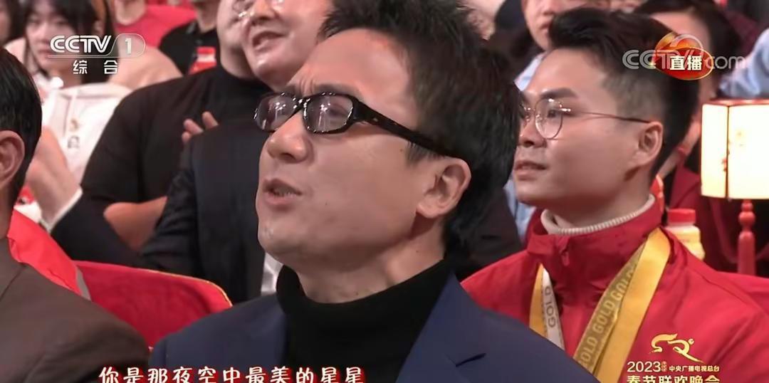 |袁树雄携手网红歌手唐艺商演,被称音乐教父,他掌握了流量密码
