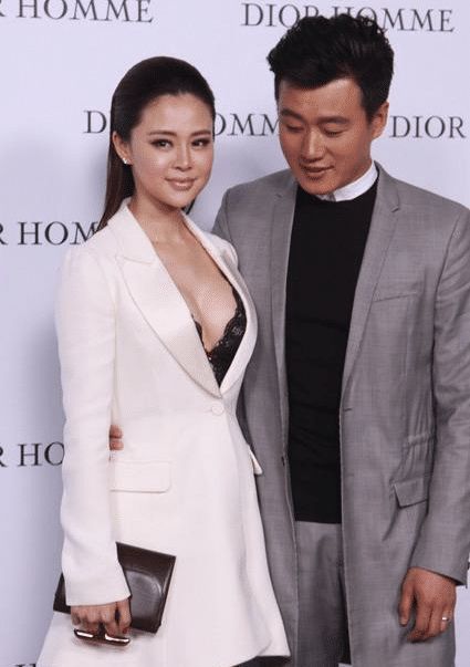 佟大为|最强师生恋，把40岁老师宠成小公主，8年生3孩成“生育机器”