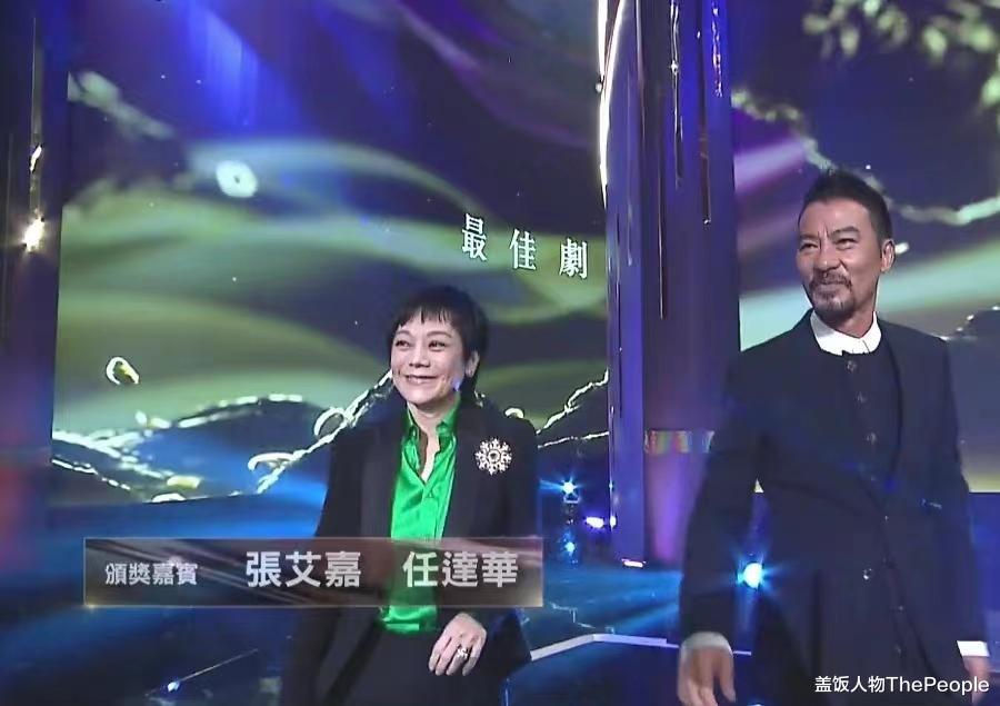 张艾嘉|张艾嘉的眼袋、王菲的法令纹、叶童的白发,治好了女性的精神内耗