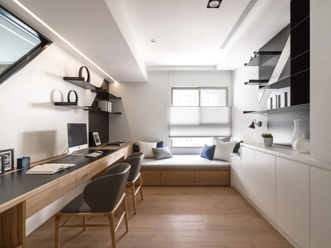 带大家看一套118平米的三房,装修得简洁素雅,干净明亮!