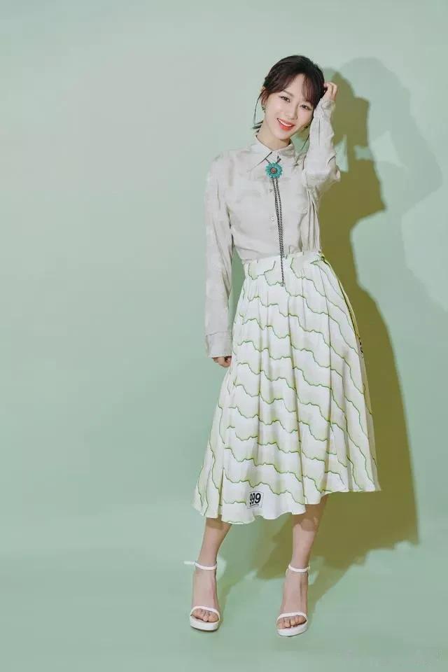 杨紫|邻家女孩杨紫的唯美高跟