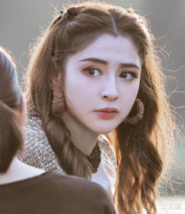 李心艾|李心艾三个月瘦35斤,穿旗袍秀姣好身材,自信怼脸拍不惧死亡角度