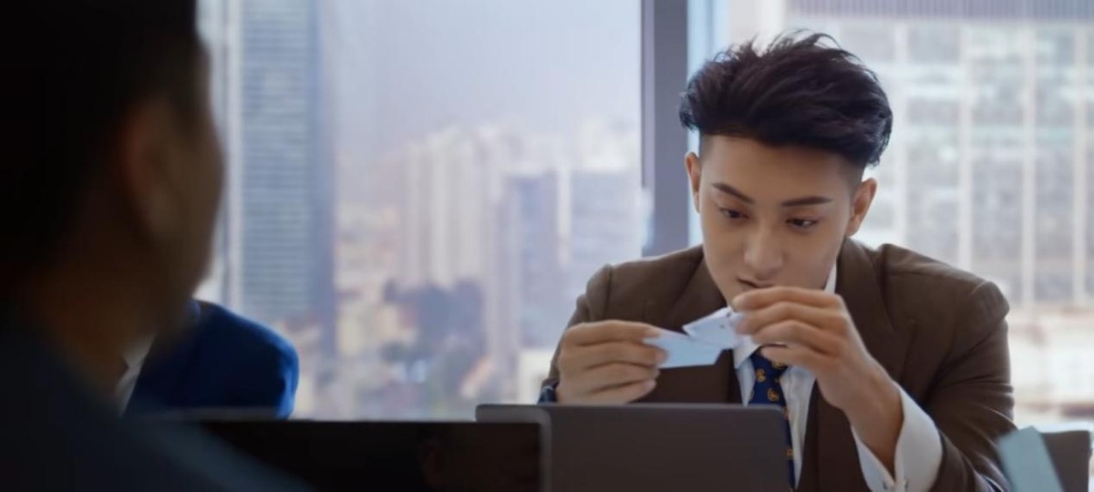 才不要和老板谈恋爱|开播3集就穿越,《才不要和老板谈恋爱》上线,熬夜看8集太过瘾