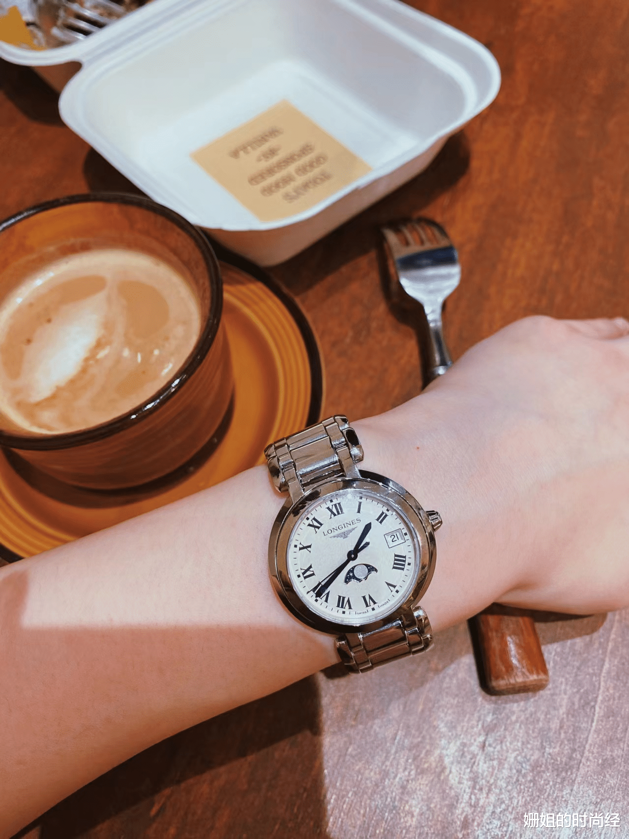 那么多配饰可以选，为什么戴手表的人看起来更加优雅？