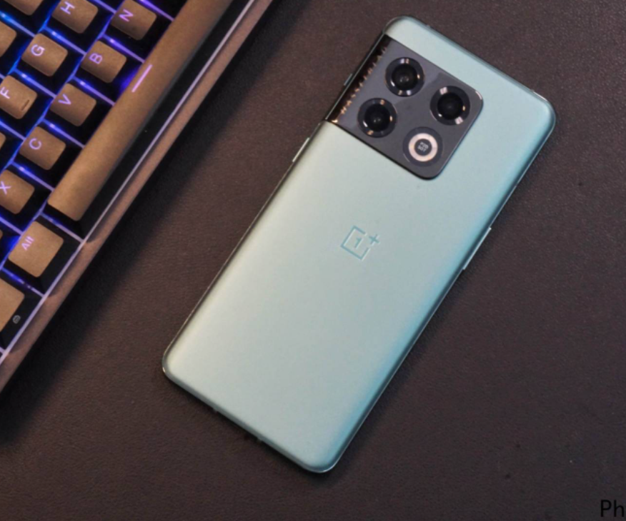 一加科技|一加10RT现身，搭载天玑8100处理器，5300mAh+80W快充加持