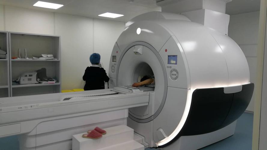 疫苗|男子突发头疼，病情加重抢救，父母无奈给医生下跪并拿出了存折！