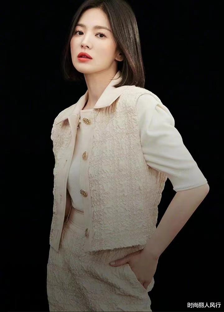 宋慧乔在巴黎出尽风头！晚宴后拍大片，这回终于变顺眼衣服却太土