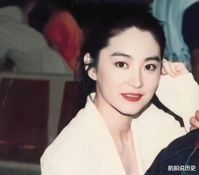 林青霞|妹妹林青霞,爸妈台湾富商,而她却坚守在河南农村默默支教