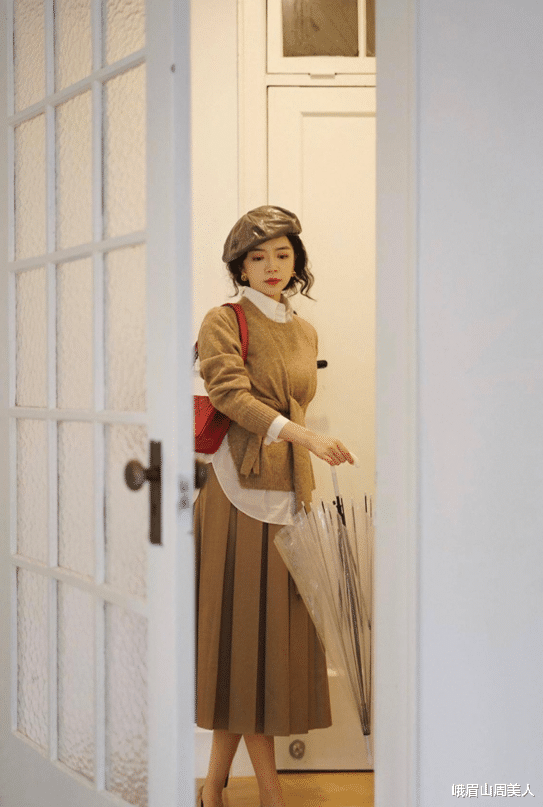 美容师 ?提醒你：千万不要小瞧贝蕾帽，戴上洋气又减龄，三木母女都爱了