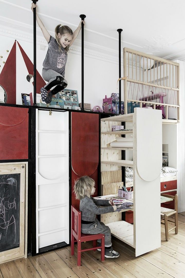 一家四口极限挑战,合并公寓房,把床设计成全身镜,厉害