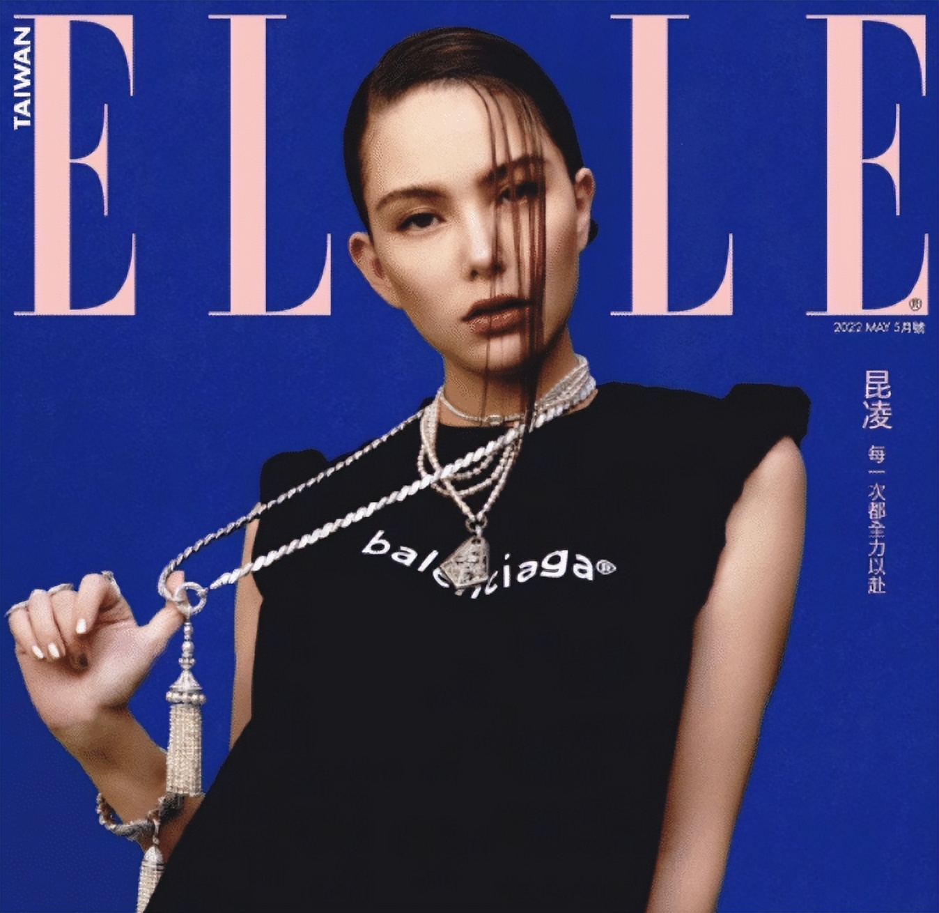 昆凌|周杰伦官宣昆凌三胎女儿出生，公开宝宝正面照：母女两人都辛苦了