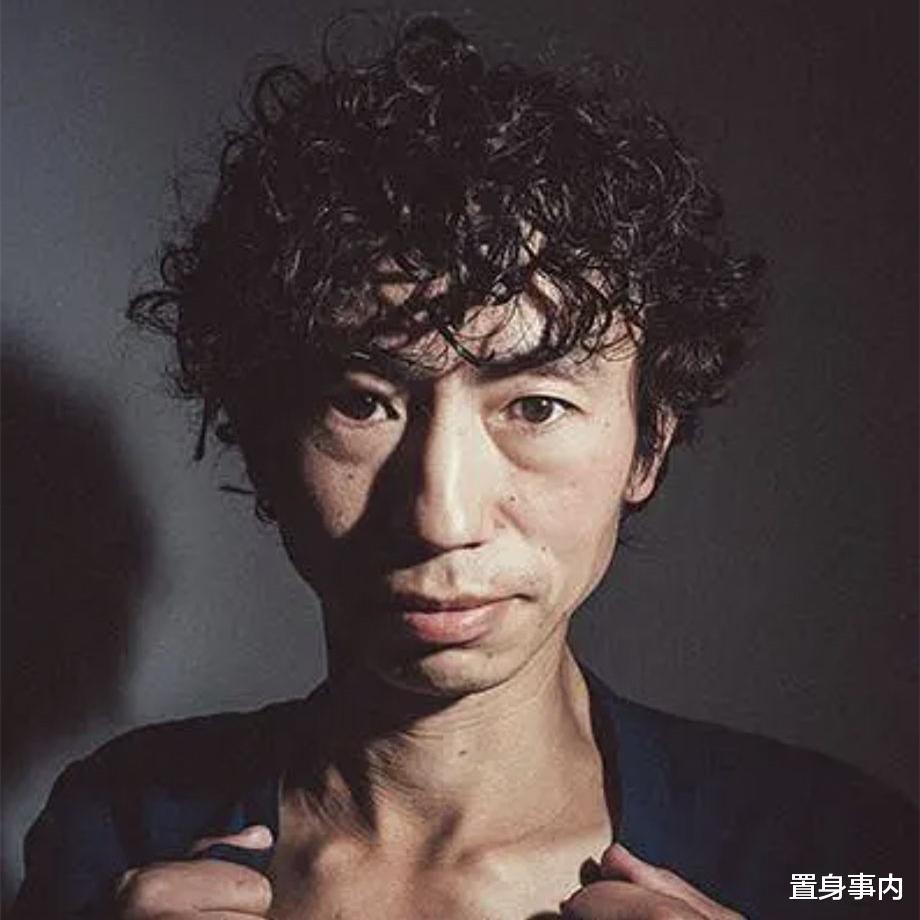 庞麦郎|成“过眼云烟”6位歌手，有人一曲赚2.4亿，有人过气后精神异常